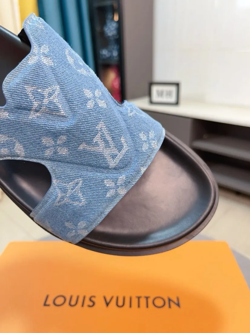 Men's shoes 💰300🌹🌹【LV】Multi-color new men's slippers, original quality top version, original special printed denim➕sheepskin on the inner side, non-slip combination sole, more stable walking, more comfortable and lightweight, high-end and generous, size: 38~44